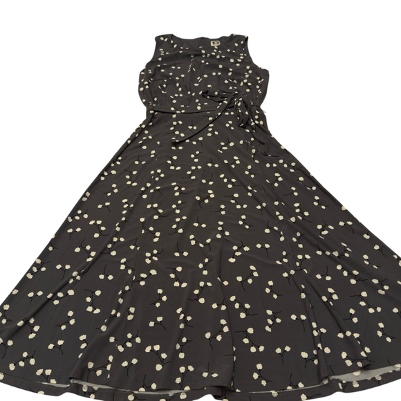 Anne Klein Gray Floral Sleeveless Fit Flare Dress Womens Size 8 Tie Waist in EUC - Picture 4 of 10
